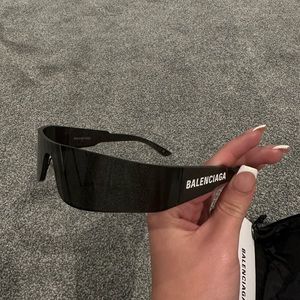 BALENCIAGA MONO RECTANGLE SUNGLASSES